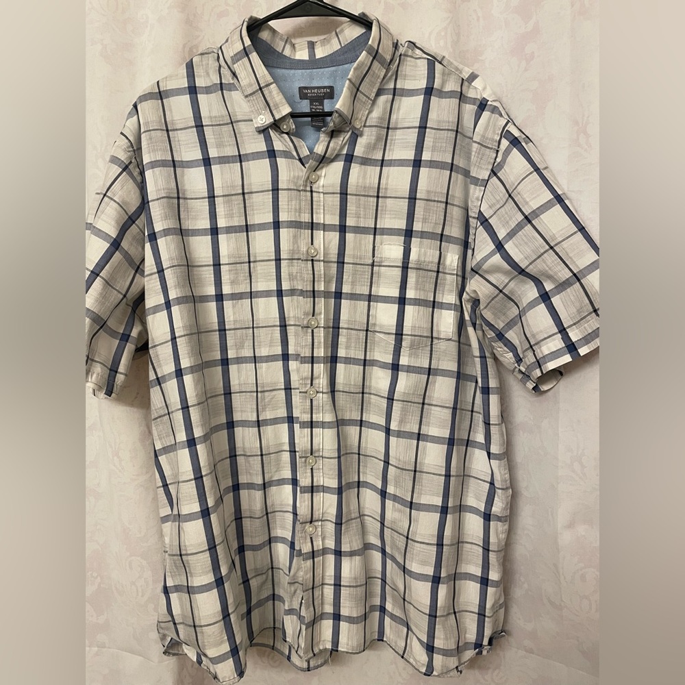 VanHeusen Burton up, short sleeve plaid men’s shirt Size XXL, plaid cotton blend